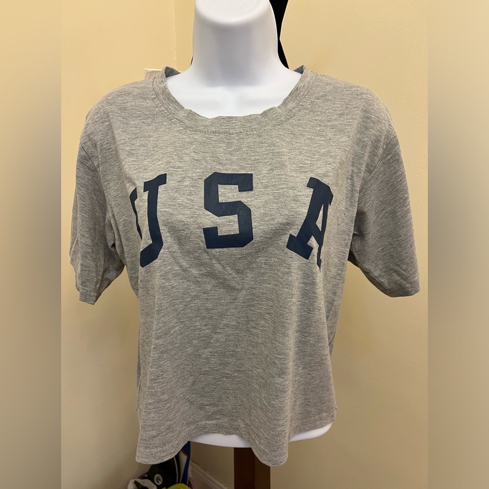 Shein gray USA cropped tee (size SMALL)